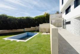 Moradia T5 na Amoreira com vista mar, piscina e jardim privativo Moradia T5 na Amoreira com vista mar, piscina e jardim privativo