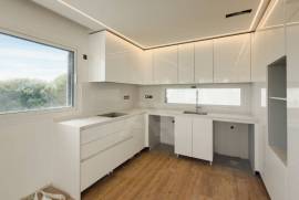 Moradia T5 na Amoreira com vista mar, piscina e jardim privativo Moradia T5 na Amoreira com vista mar, piscina e jardim privativo