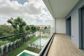 Moradia T4 em Manique com piscina e jardim privativos em condomínio fechado Moradia T4 em Manique com piscina e jardim privativos em condomínio fechado
