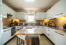 listing listing