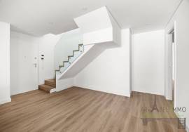 T3 Exceptional Duplex in Montijo – Large volumes, terrace and energy performance T3 Exceptional Duplex in Montijo – Large volumes, terrace and energy performance
