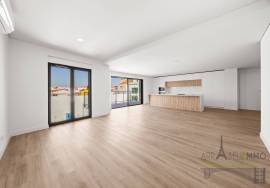 T3 Exceptional Duplex in Montijo – Large volumes, terrace and energy performance T3 Exceptional Duplex in Montijo – Large volumes, terrace and energy performance
