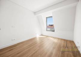 T3+1 Duplex in Montijo Terrace – Large volumes, comfort and energy performance T3+1 Duplex in Montijo Terrace – Large volumes, comfort and energy performance