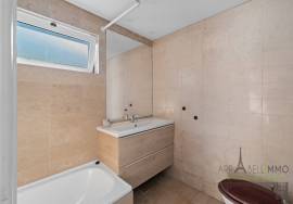 3 bedroom apartment with covered terrace and unobstructed views over the vegetation, in Calçada da Estrela, Lisbon 3 bedroom apartment with covered terrace and unobstructed views over the vegetation, in Calçada da Estrela, Lisbon