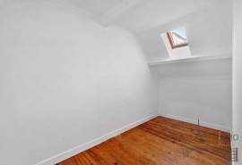 3 bedroom apartment with covered terrace and unobstructed views over the vegetation, in Calçada da Estrela, Lisbon 3 bedroom apartment with covered terrace and unobstructed views over the vegetation, in Calçada da Estrela, Lisbon