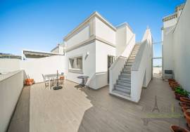 Duplex with garage in downtown Olhão — Generous Terraces, Rooftop and Unimpeded Views Duplex with garage in downtown Olhão — Generous Terraces, Rooftop and Unimpeded Views