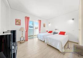 Duplex with garage in downtown Olhão — Generous Terraces, Rooftop and Unimpeded Views Duplex with garage in downtown Olhão — Generous Terraces, Rooftop and Unimpeded Views
