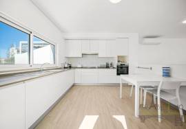 Duplex with garage in downtown Olhão — Generous Terraces, Rooftop and Unimpeded Views Duplex with garage in downtown Olhão — Generous Terraces, Rooftop and Unimpeded Views