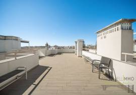 Duplex with garage in downtown Olhão — Generous Terraces, Rooftop and Unimpeded Views Duplex with garage in downtown Olhão — Generous Terraces, Rooftop and Unimpeded Views