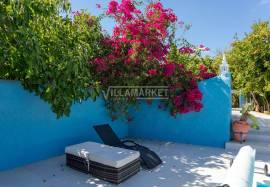 Fully refurbished luxury 5 bedroom farmhouse with swimming pool on a plot of 1451 m2 located in Patã de Cima in Boliqueime. Fully refurbished luxury 5 bedroom farmhouse with swimming pool on a plot of 1451 m2 located in Patã de Cima in Boliqueime.