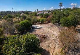 Fully refurbished luxury 5 bedroom farmhouse with swimming pool on a plot of 1451 m2 located in Patã de Cima in Boliqueime. Fully refurbished luxury 5 bedroom farmhouse with swimming pool on a plot of 1451 m2 located in Patã de Cima in Boliqueime.
