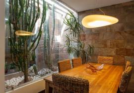 Fully refurbished luxury 5 bedroom farmhouse with swimming pool on a plot of 1451 m2 located in Patã de Cima in Boliqueime. Fully refurbished luxury 5 bedroom farmhouse with swimming pool on a plot of 1451 m2 located in Patã de Cima in Boliqueime.