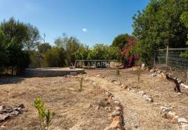 Fully refurbished luxury 5 bedroom farmhouse with swimming pool on a plot of 1451 m2 located in Patã de Cima in Boliqueime. Fully refurbished luxury 5 bedroom farmhouse with swimming pool on a plot of 1451 m2 located in Patã de Cima in Boliqueime.