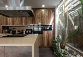 Fully refurbished luxury 5 bedroom farmhouse with swimming pool on a plot of 1451 m2 located in Patã de Cima in Boliqueime. Fully refurbished luxury 5 bedroom farmhouse with swimming pool on a plot of 1451 m2 located in Patã de Cima in Boliqueime.