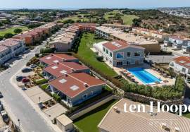 2 Bedroom Terraced House - Boavista Golf - Lagos