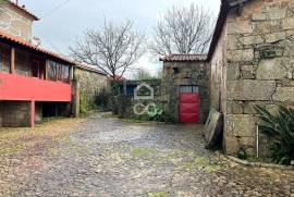 Fully Renovated 4 Bedroom Manor House in Barcelos (Faria) | 1638m² Land, Garage and Stone Annexes Fully Renovated 4 Bedroom Manor House in Barcelos (Faria) | 1638m² Land, Garage and Stone Annexes