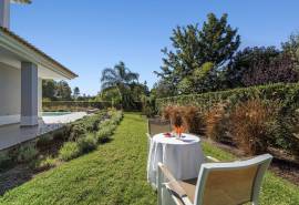 Alvor | Alto Golf Course – Stunning 3+1-bedroom villa with pool, landscaped gardens and golf course setting