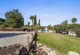 Carvoeiro - Traditional style villa with private pool and landscaped gardens Carvoeiro - Traditional style villa with private pool and landscaped gardens