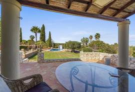 Carvoeiro - Traditional style villa with private pool and landscaped gardens Carvoeiro - Traditional style villa with private pool and landscaped gardens
