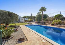 Carvoeiro - Traditional style villa with private pool and landscaped gardens Carvoeiro - Traditional style villa with private pool and landscaped gardens