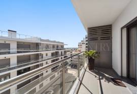 Quarteira – 2-bedroom apartment with sea views