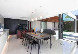 Vilamoura - Contemporary 5-bedroom villa designed by Vasco Vieira
