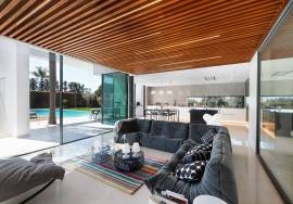 Vilamoura - Contemporary 5-bedroom villa designed by Vasco Vieira