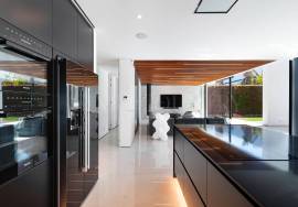 Vilamoura - Contemporary 5-bedroom villa designed by Vasco Vieira