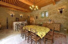 7 room, 303m2 Character property for sale in Nezignan l'eveque - 650 000 € * 7 room, 303m2 Character property for sale in Nezignan l'eveque - 650 000 € *
