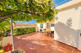 7 room, 226m2 House for sale in Servian - 445 000 € *