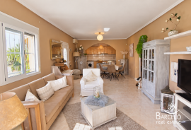 FABULOUS SUNNY VILLA WITH HEATED SWIMMING POOL AND VIEWS