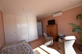 FABULOUS SUNNY VILLA WITH HEATED SWIMMING POOL AND VIEWS