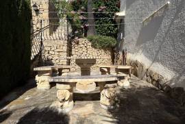 listing listing