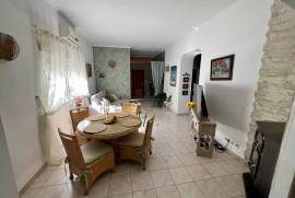 listing listing