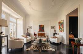 A French Art of Living in the Heart of Lisbon – Architect's Duplex between Estrela and the Parliament A French Art of Living in the Heart of Lisbon – Architect's Duplex between Estrela and the Parliament