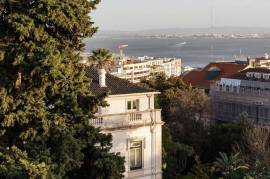 A French Art of Living in the Heart of Lisbon – Architect's Duplex between Estrela and the Parliament A French Art of Living in the Heart of Lisbon – Architect's Duplex between Estrela and the Parliament