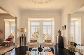 A French Art of Living in the Heart of Lisbon – Architect's Duplex between Estrela and the Parliament A French Art of Living in the Heart of Lisbon – Architect's Duplex between Estrela and the Parliament