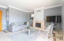 Cascais Costa da Guia – 3-Bedroom Apartment with Southeast Terrace, Master Suite and Sea View