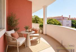 Cascais Costa da Guia – 3-Bedroom Apartment with Southeast Terrace, Master Suite and Sea View