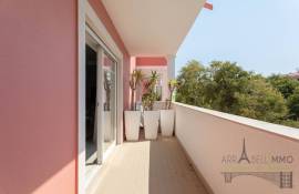 Cascais Costa da Guia – 3-Bedroom Apartment with Southeast Terrace, Master Suite and Sea View