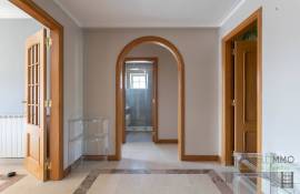 Cascais Costa da Guia – 3-Bedroom Apartment with Southeast Terrace, Master Suite and Sea View