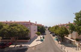 Cascais Costa da Guia – 3-Bedroom Apartment with Southeast Terrace, Master Suite and Sea View
