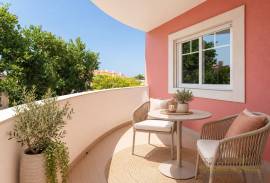 Cascais Costa da Guia – 3-Bedroom Apartment with Southeast Terrace, Master Suite and Sea View