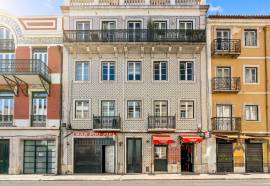 Lisbon | Rua da Glória — A Charming Retreat with a Private Patio in the Heart of the City
