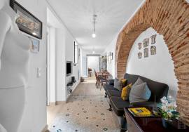 Lisbon | Rua da Glória — A Charming Retreat with a Private Patio in the Heart of the City