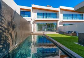 Modern 3 Bedroom Townhouse with Pool in Boliqueime