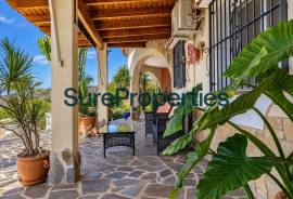 Exclusive villa with sea views, pool and large outdoor spaces in Sayalonga, Costa del Sol Exclusive villa with sea views, pool and large outdoor spaces in Sayalonga, Costa del Sol