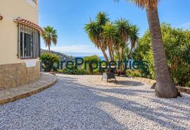 Exclusive villa with sea views, pool and large outdoor spaces in Sayalonga, Costa del Sol Exclusive villa with sea views, pool and large outdoor spaces in Sayalonga, Costa del Sol