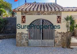 Exclusive villa with sea views, pool and large outdoor spaces in Sayalonga, Costa del Sol Exclusive villa with sea views, pool and large outdoor spaces in Sayalonga, Costa del Sol