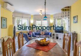 Exclusive villa with sea views, pool and large outdoor spaces in Sayalonga, Costa del Sol Exclusive villa with sea views, pool and large outdoor spaces in Sayalonga, Costa del Sol